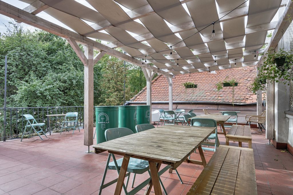 Dom 20 pokojowe na Sprzedaż