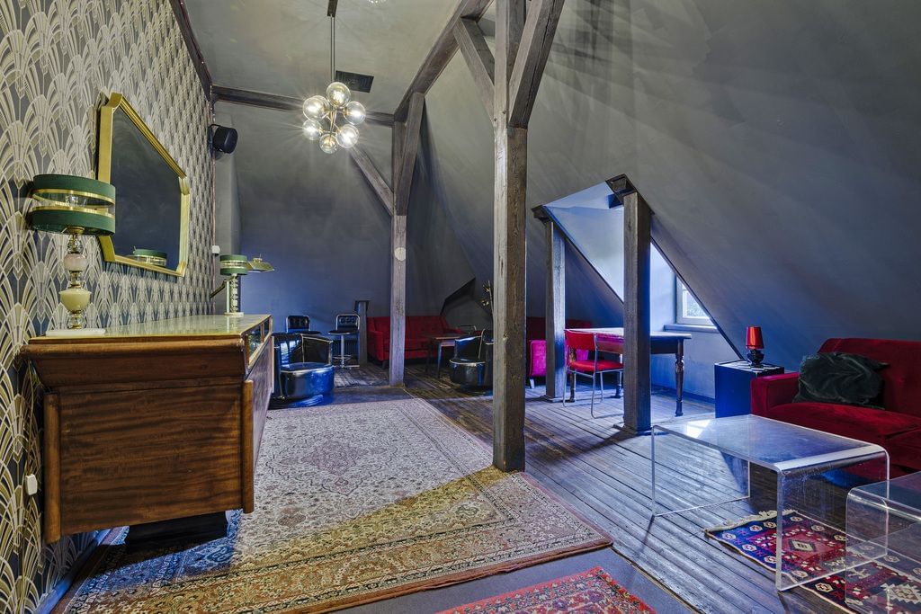 Dom 20 pokojowe na Sprzedaż