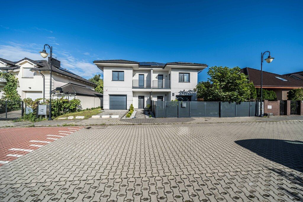 Dom 5 pokojowe na Sprzedaż