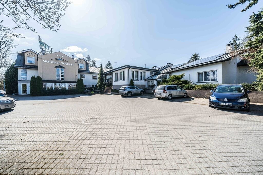 Lokal użytkowy  pokojowe na Sprzedaż