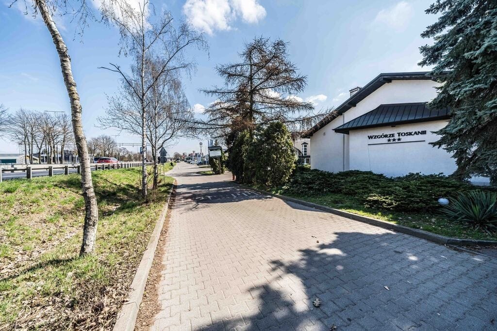 Lokal użytkowy  pokojowe na Sprzedaż