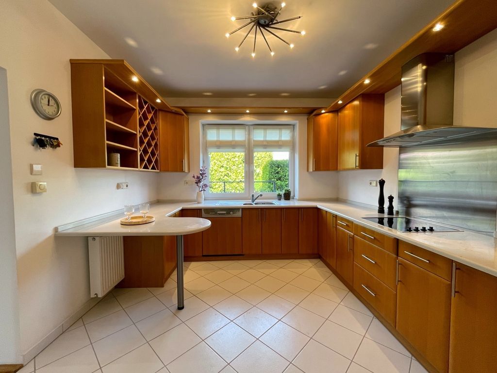 Dom 4 pokojowe na Sprzedaż