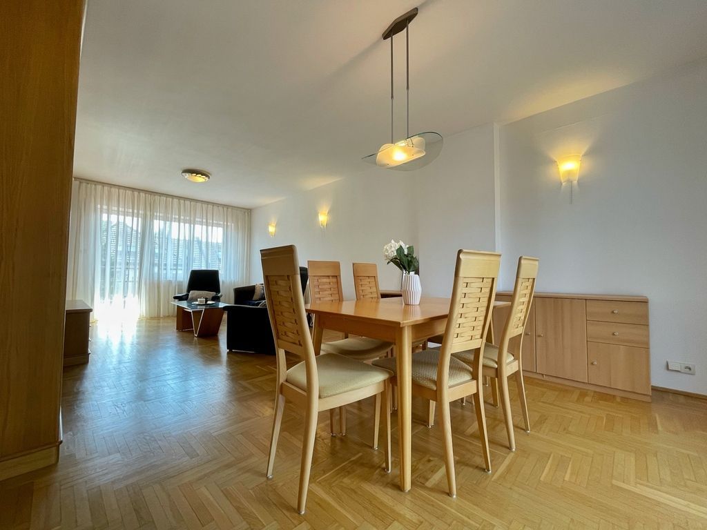 Dom 4 pokojowe na Sprzedaż