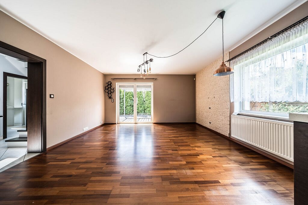 Dom 5 pokojowe na Sprzedaż