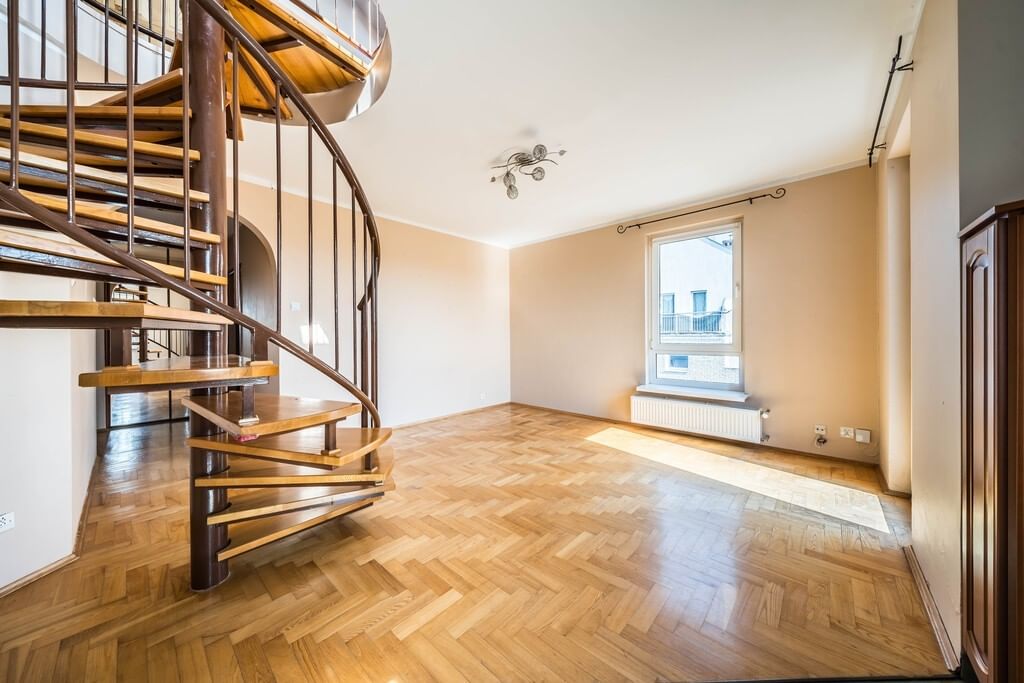 Mieszkanie 4 pokojowe na Sprzedaż