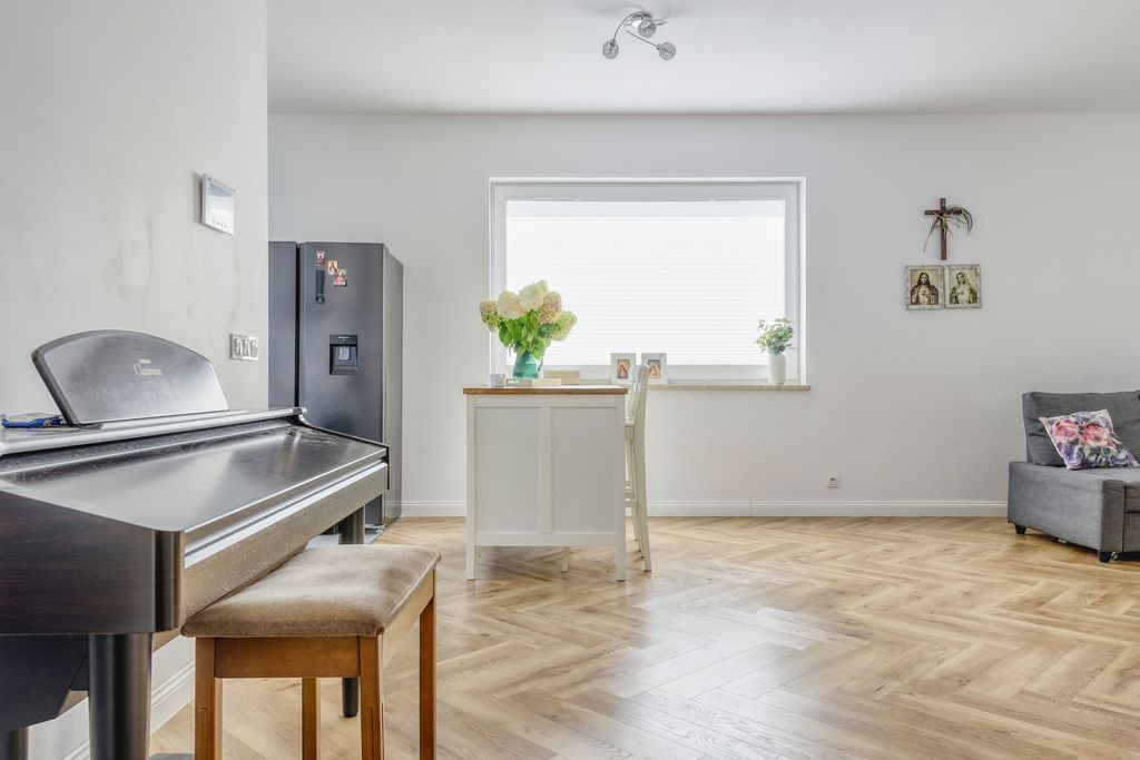 Dom 4 pokojowe na Sprzedaż