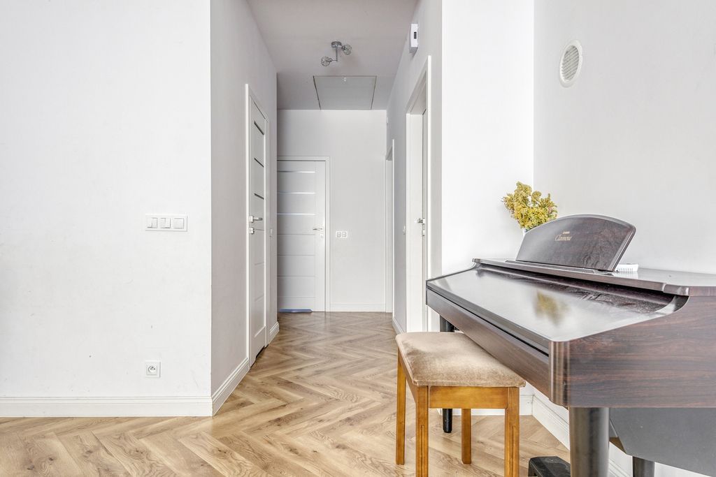 Dom 4 pokojowe na Sprzedaż