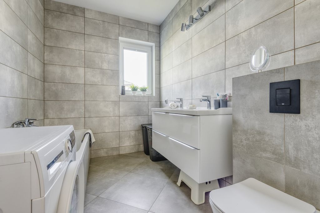 Dom 4 pokojowe na Sprzedaż