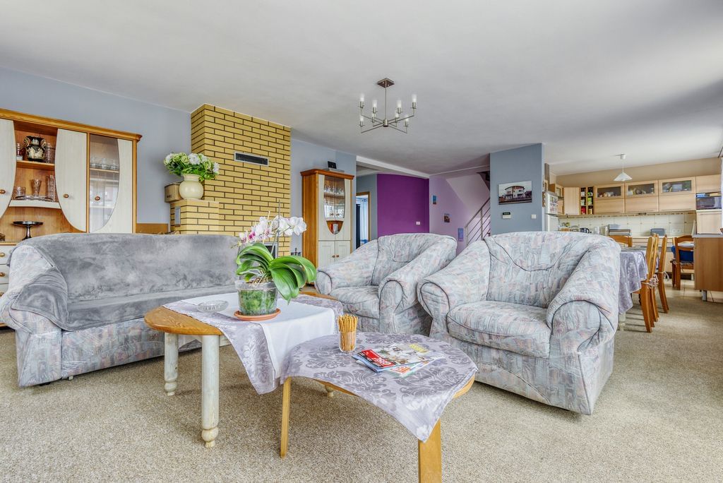 Dom 4 pokojowe na Sprzedaż