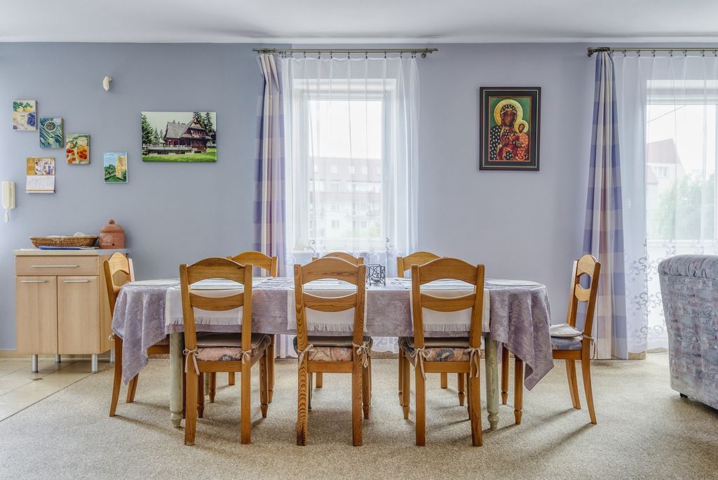 Dom 4 pokojowe na Sprzedaż