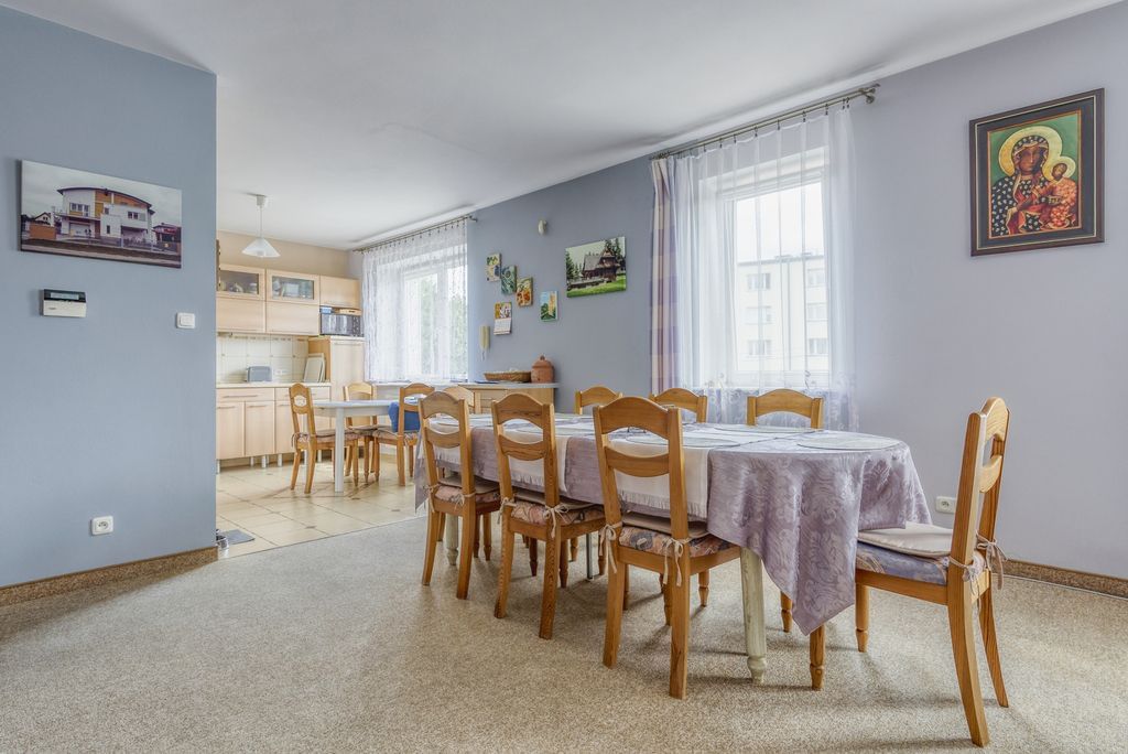 Dom 4 pokojowe na Sprzedaż