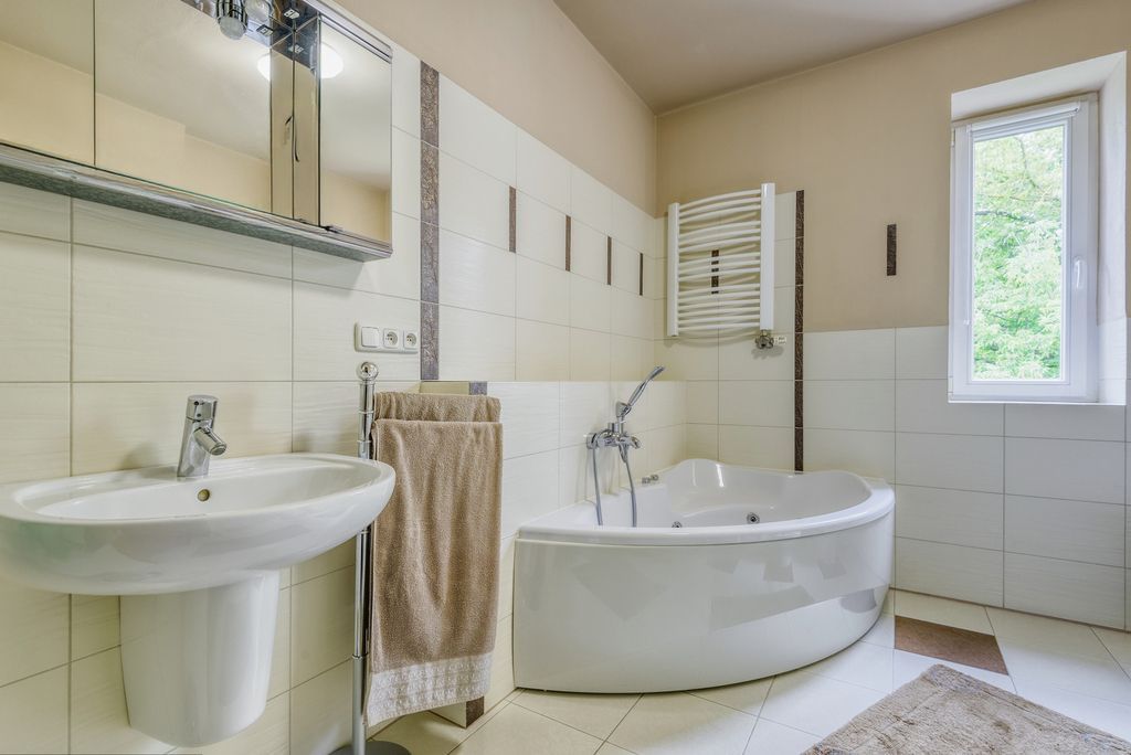 Dom 4 pokojowe na Sprzedaż