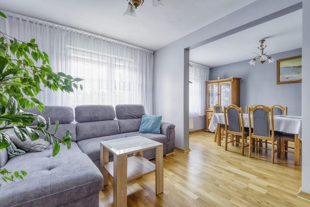 Dom 8 pokojowe na Sprzedaż