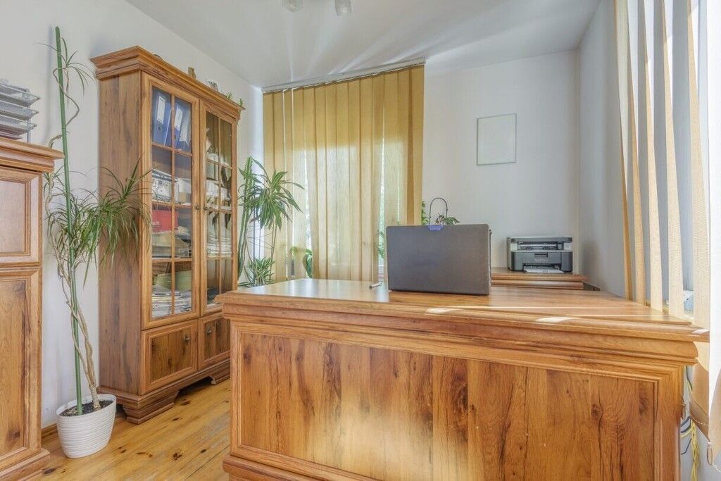 Dom 8 pokojowe na Sprzedaż