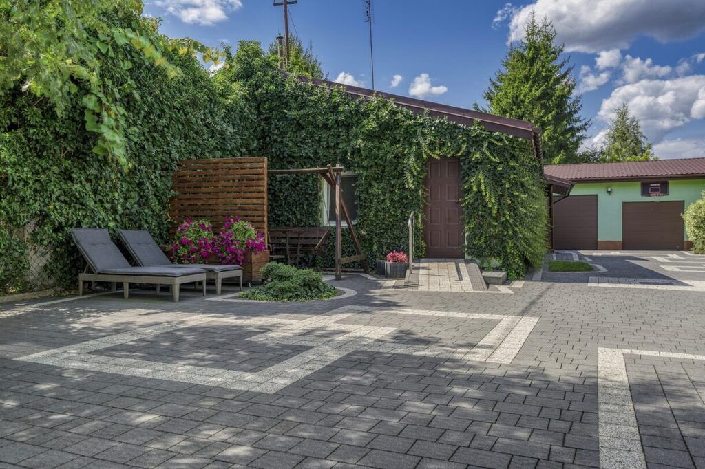 Dom 8 pokojowe na Sprzedaż