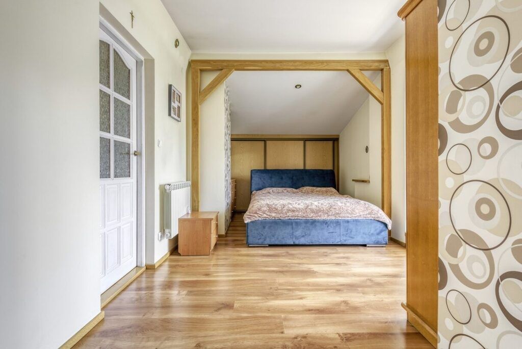 Dom 8 pokojowe na Sprzedaż