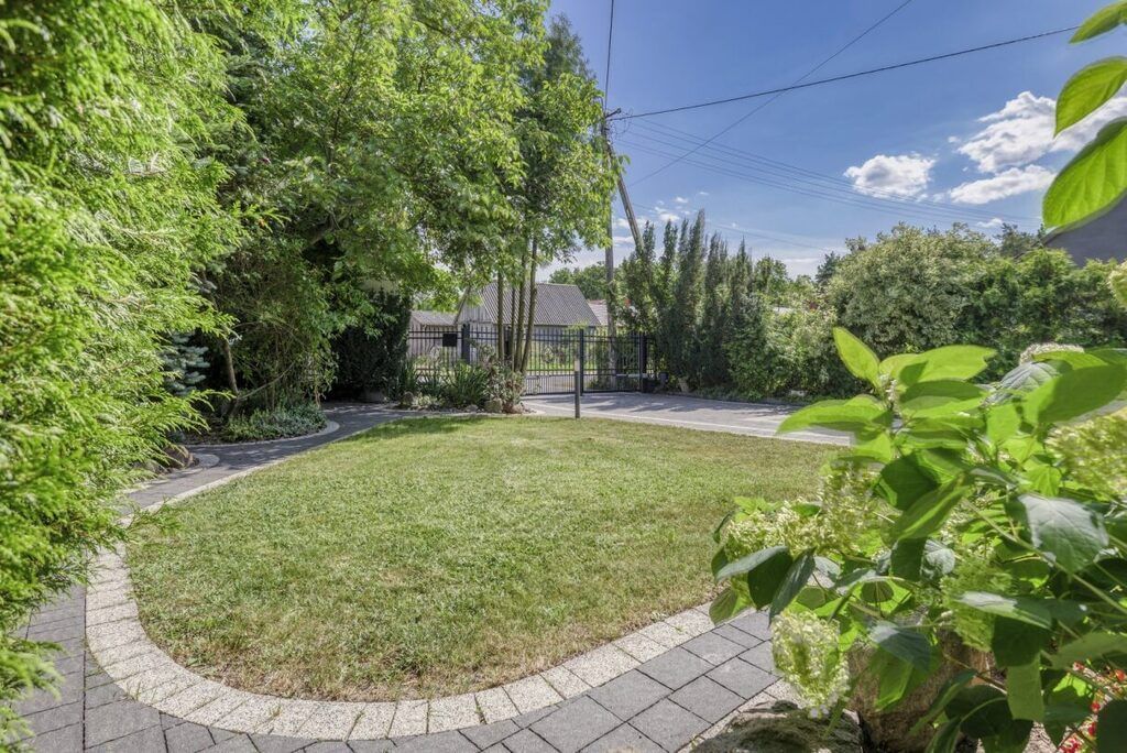 Dom 8 pokojowe na Sprzedaż