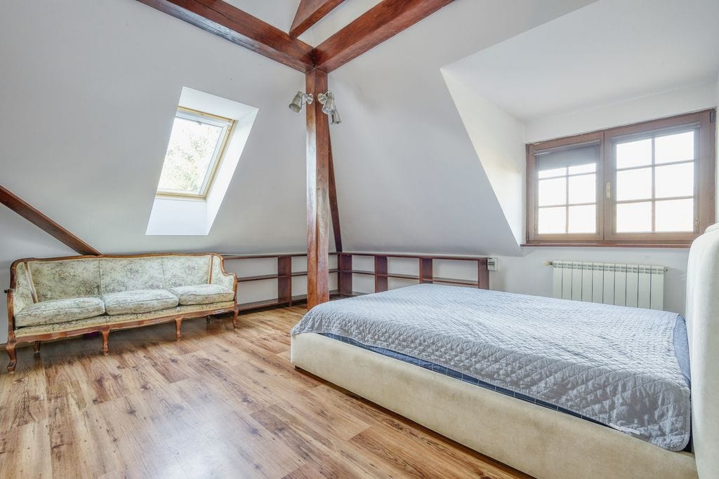 Dom 8 pokojowe na Sprzedaż