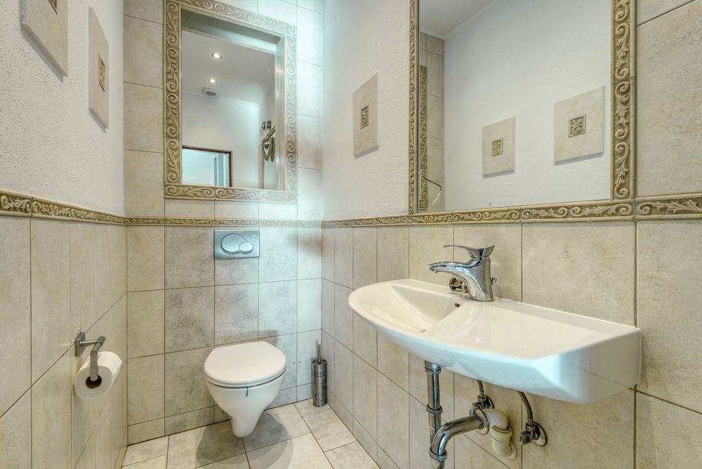 Dom 8 pokojowe na Sprzedaż