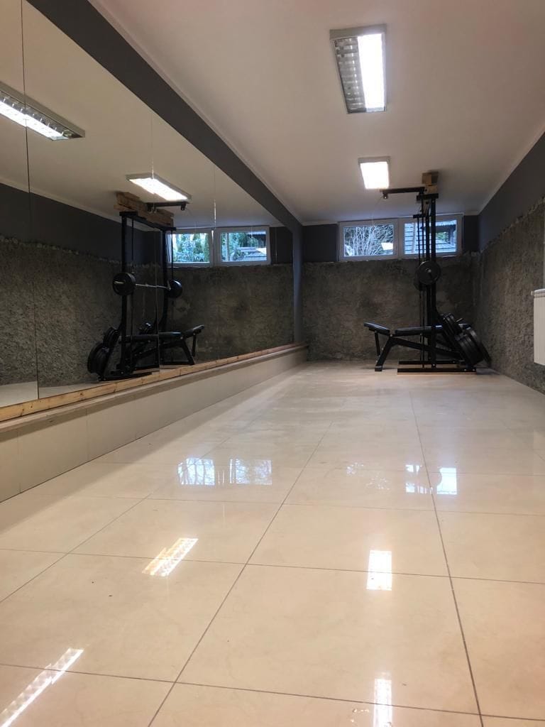 Dom 8 pokojowe na Sprzedaż