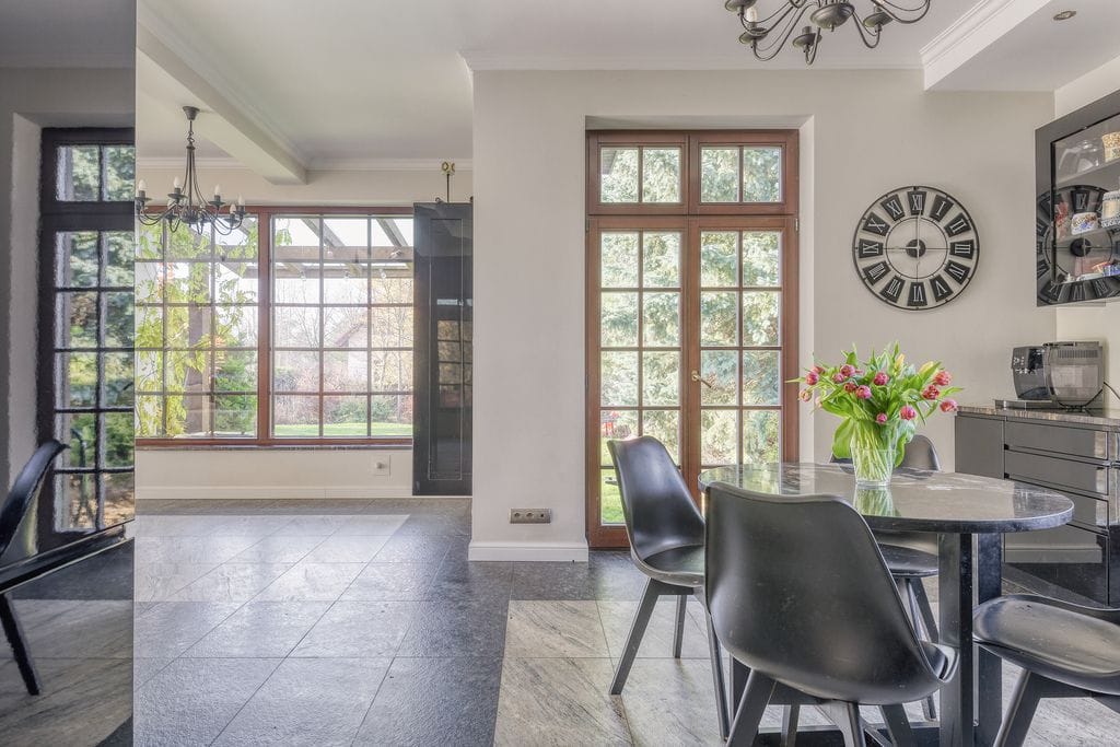 Dom 8 pokojowe na Sprzedaż