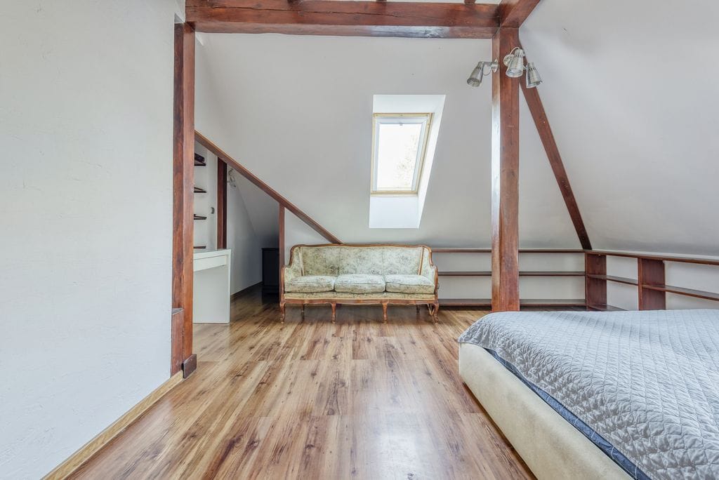 Dom 8 pokojowe na Sprzedaż