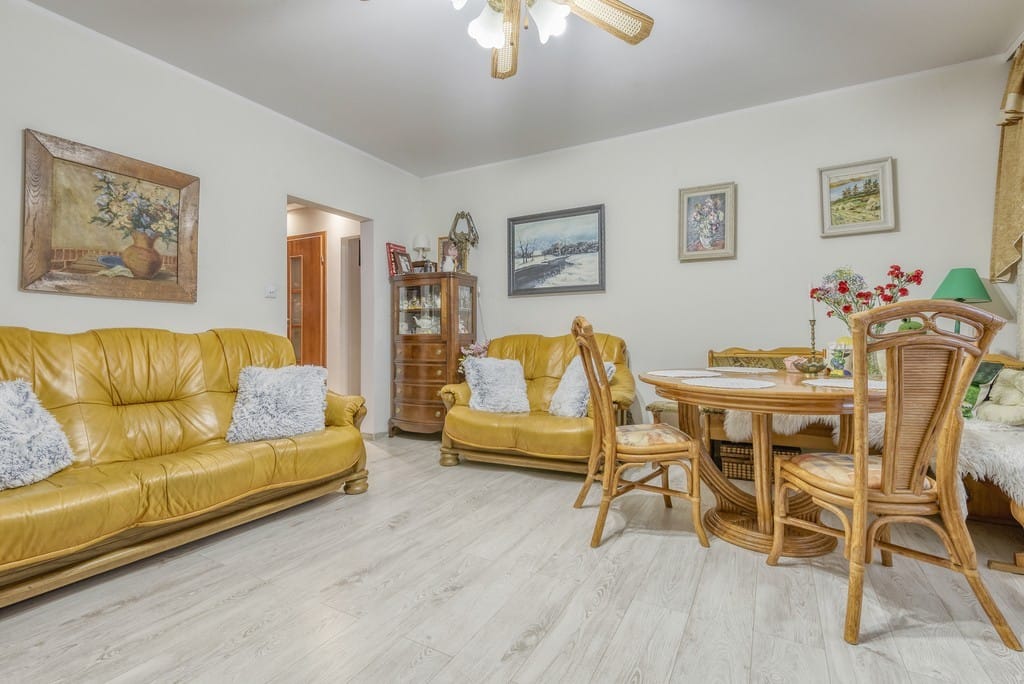 Mieszkanie 4 pokojowe na Sprzedaż