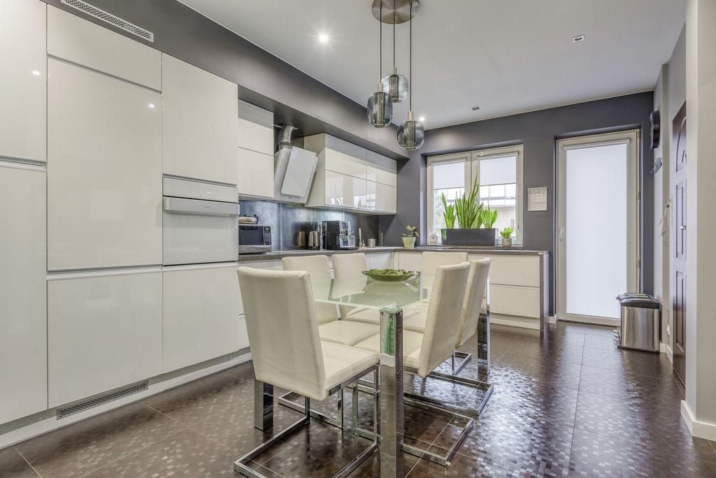 Dom 4 pokojowe na Sprzedaż