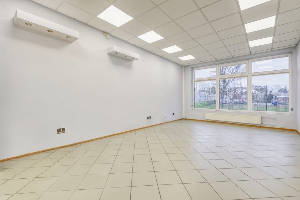 Lokal użytkowy  pokojowe na Sprzedaż