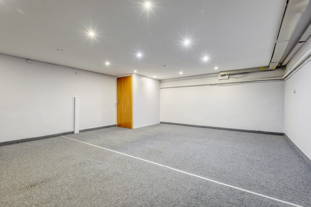 Lokal użytkowy  pokojowe na Sprzedaż