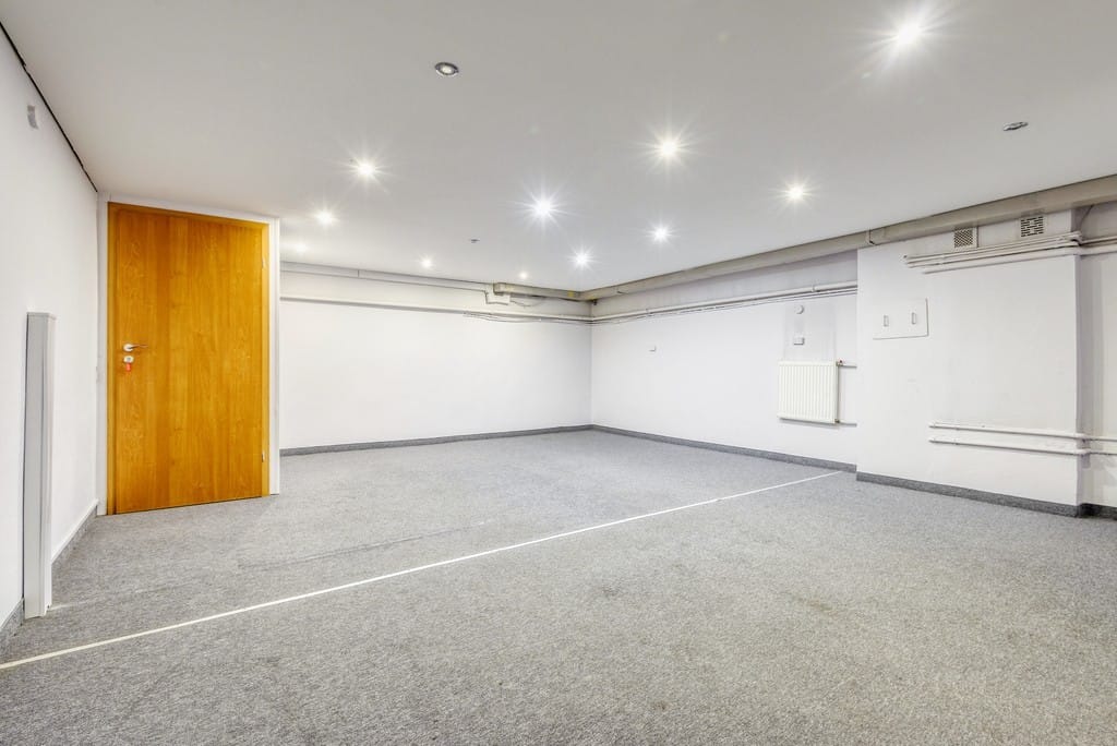 Lokal użytkowy  pokojowe na Sprzedaż