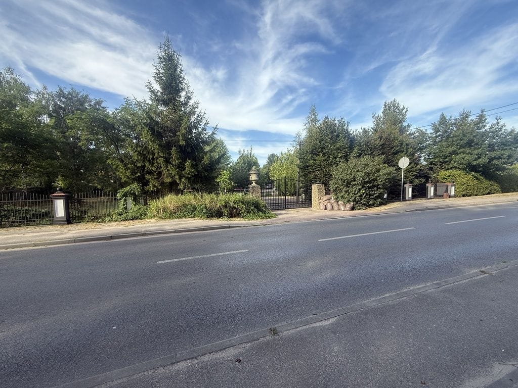 Działka  pokojowe na Sprzedaż