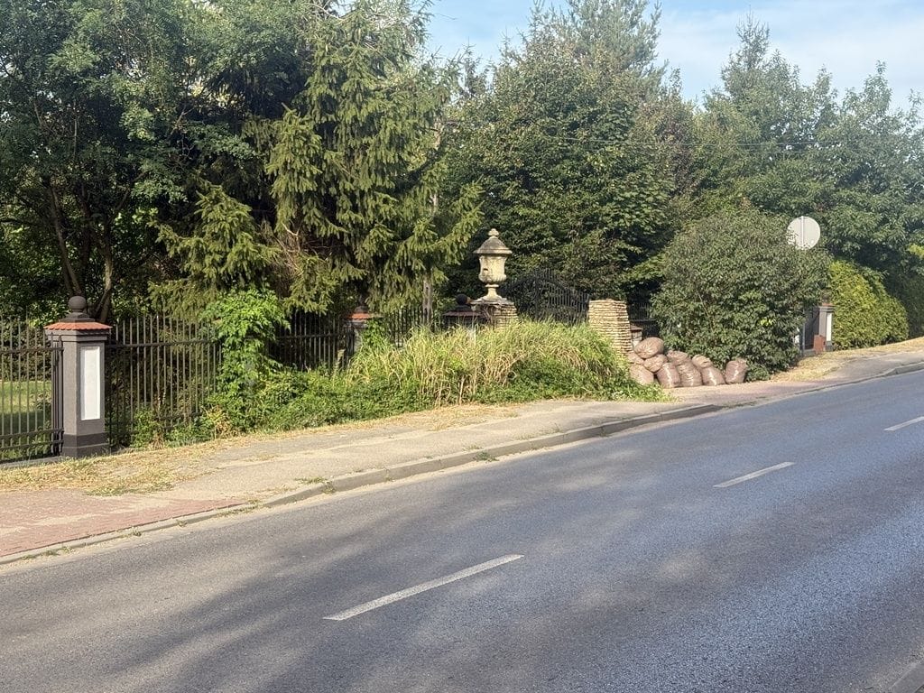 Działka  pokojowe na Sprzedaż