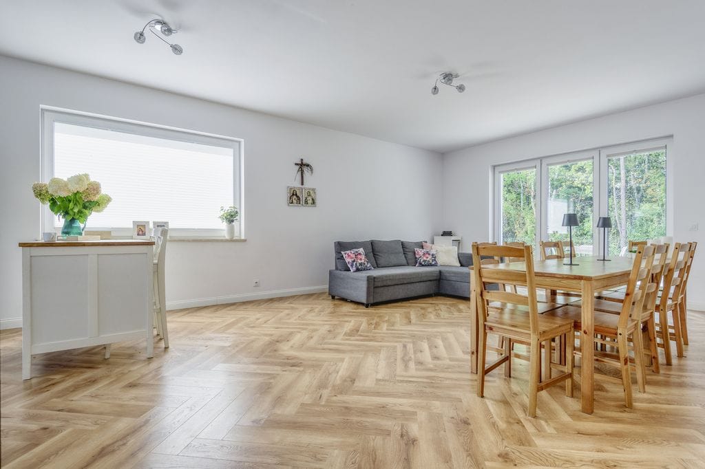 Dom 4 pokojowe na Sprzedaż