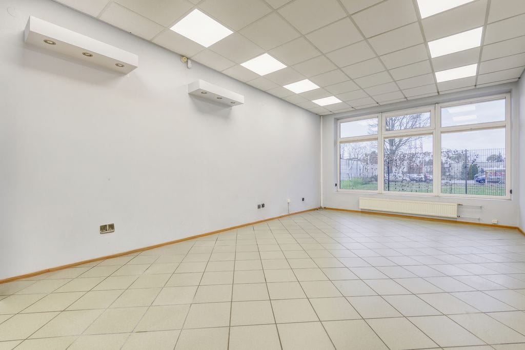 Lokal użytkowy  pokojowe na Sprzedaż