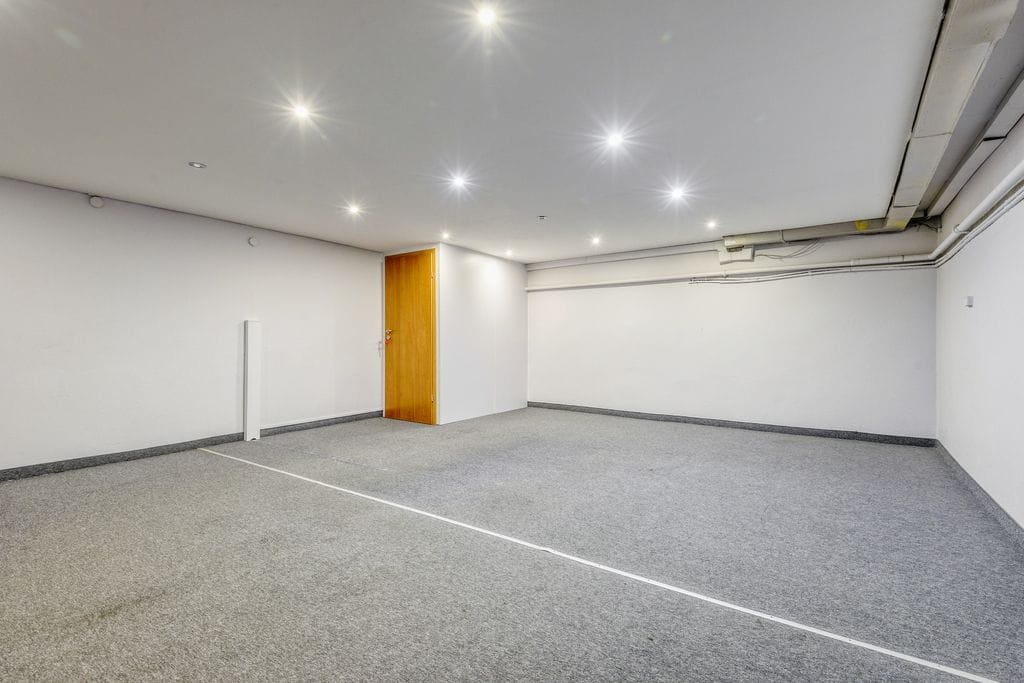 Lokal użytkowy  pokojowe na Sprzedaż