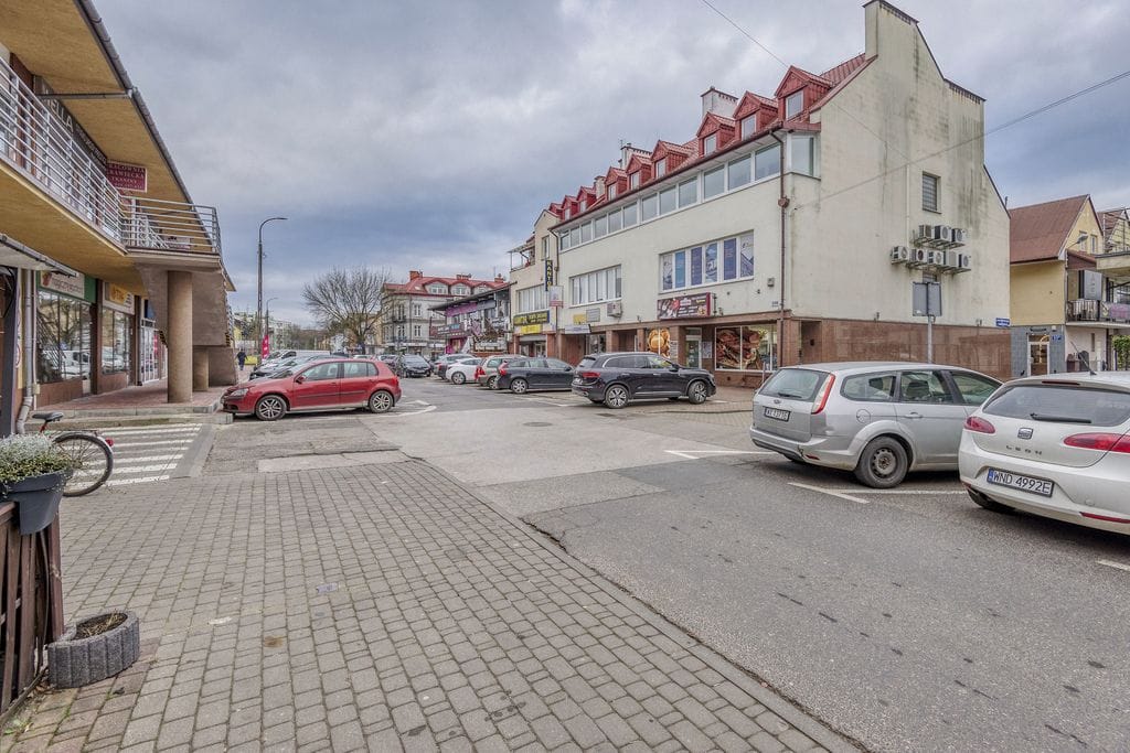 Lokal użytkowy  pokojowe na Sprzedaż