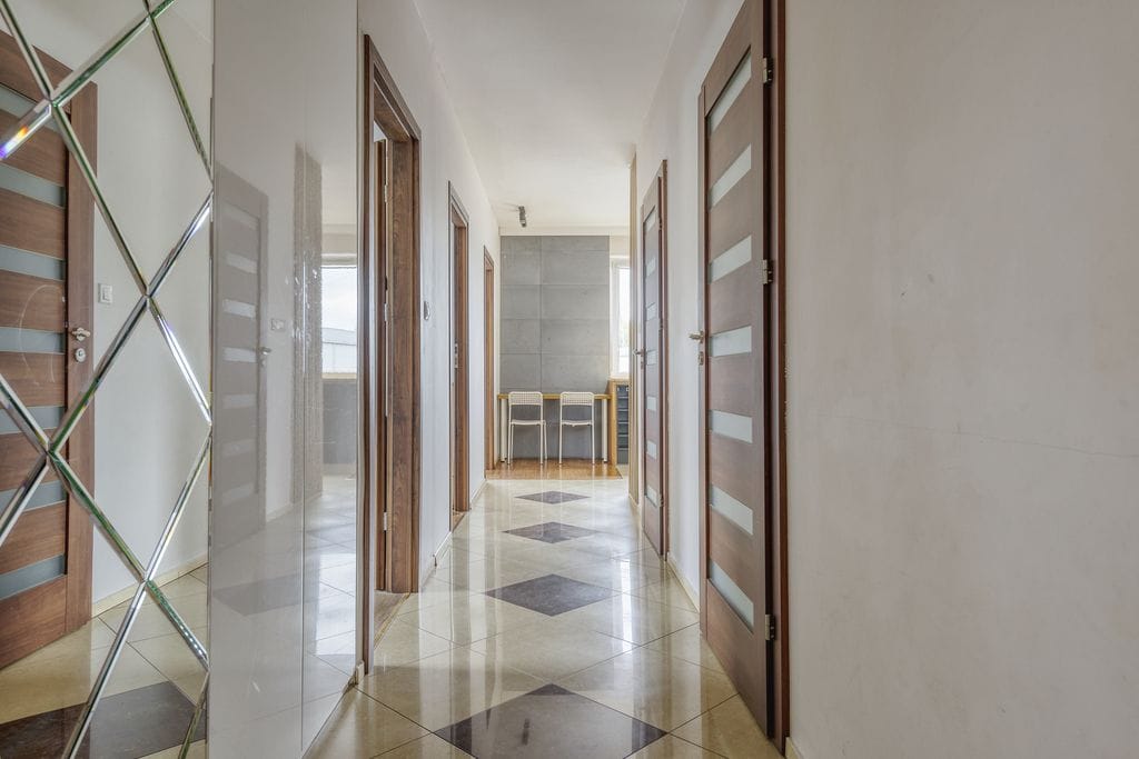 Mieszkanie 4 pokojowe na Sprzedaż