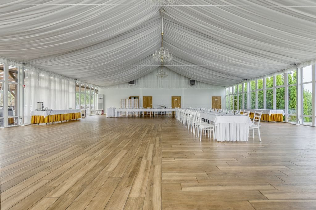 Lokal użytkowy  pokojowe na Sprzedaż