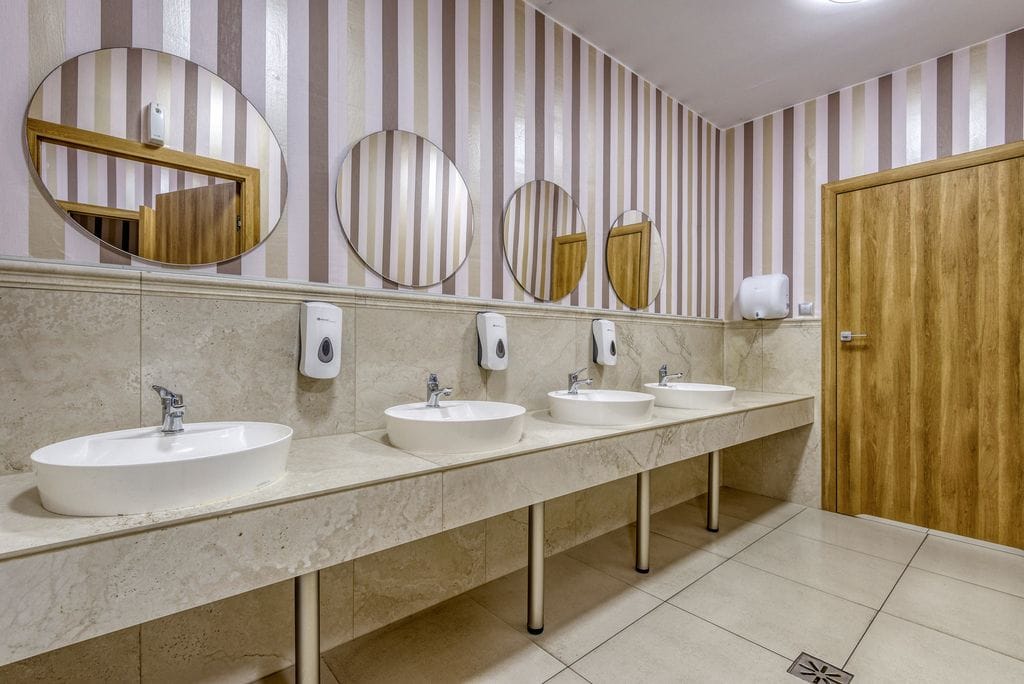 Lokal użytkowy  pokojowe na Sprzedaż