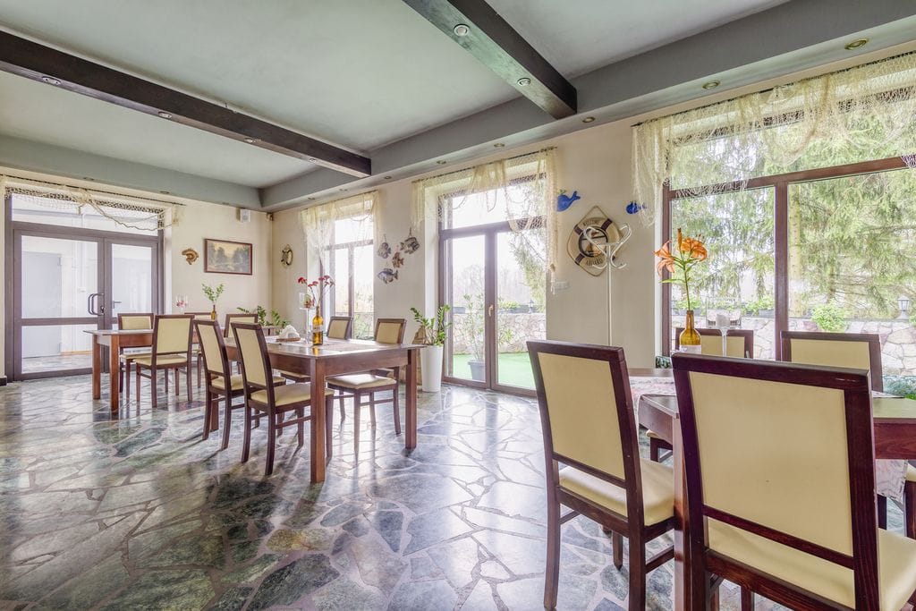 Lokal użytkowy  pokojowe na Sprzedaż