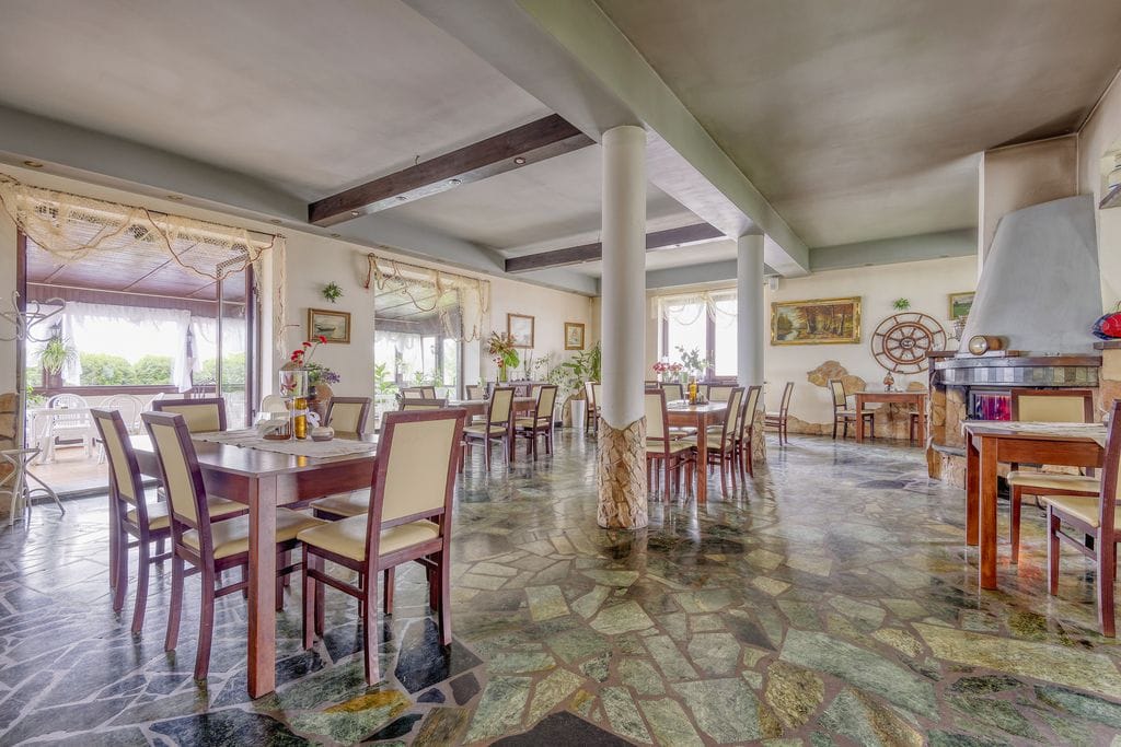 Lokal użytkowy  pokojowe na Sprzedaż