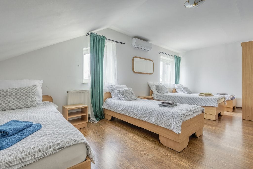 Lokal użytkowy  pokojowe na Sprzedaż