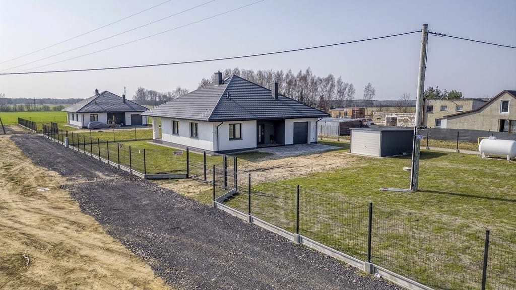 Dom 4 pokojowe na Sprzedaż