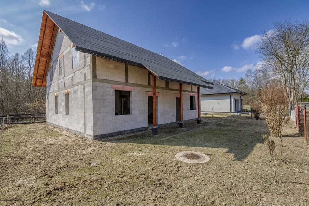 Dom 8 pokojowe na Sprzedaż