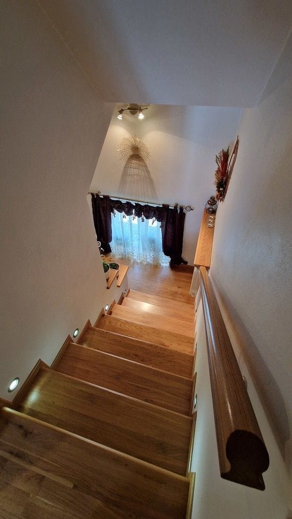 Dom 6 pokojowe na Sprzedaż