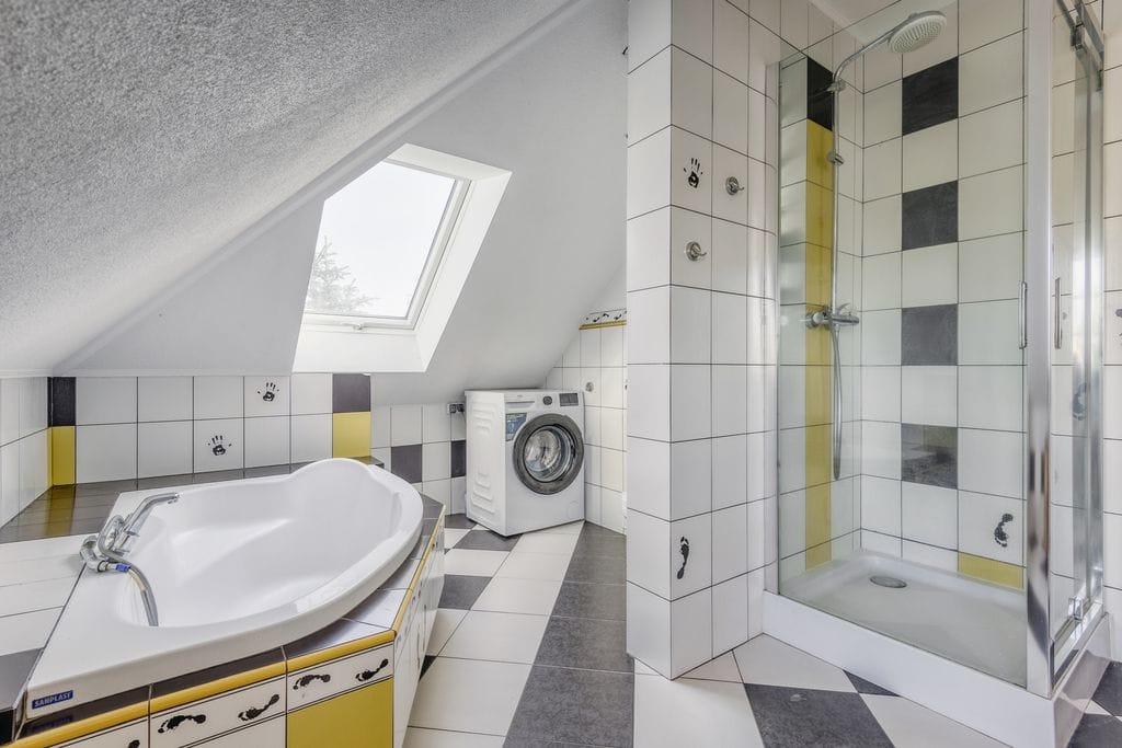 Dom 8 pokojowe na Sprzedaż