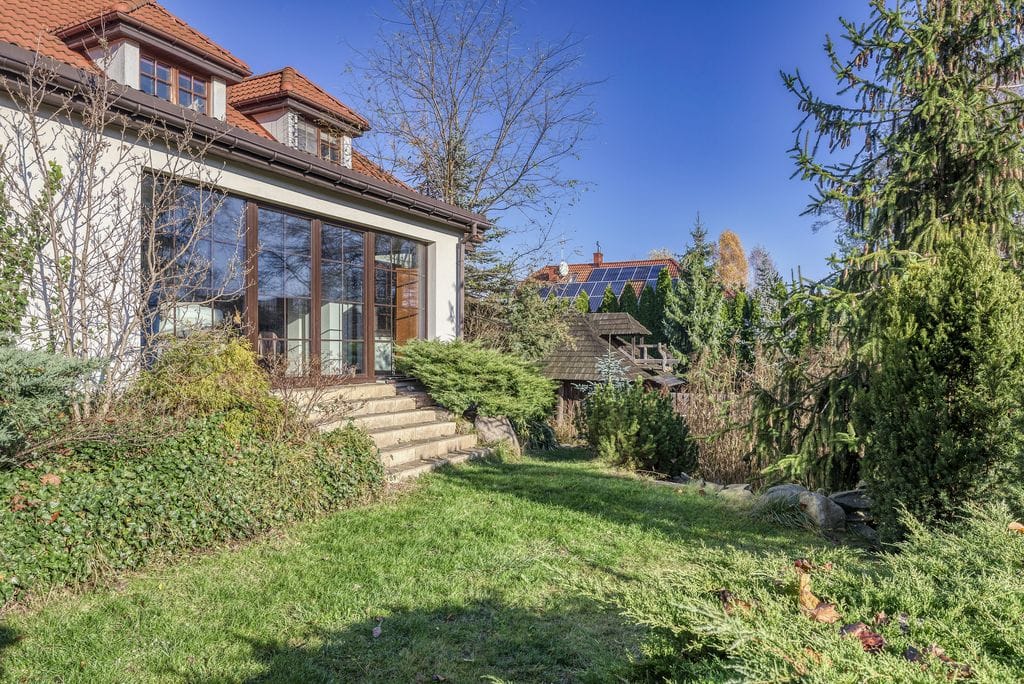 Dom 8 pokojowe na Sprzedaż