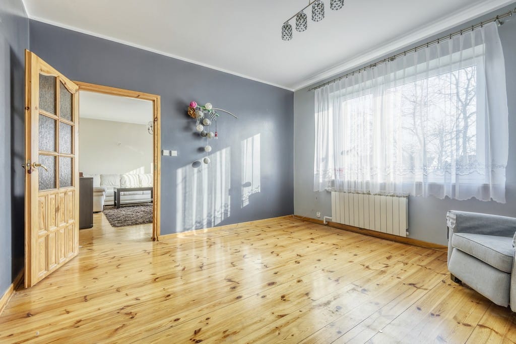 Dom 6 pokojowe na Sprzedaż