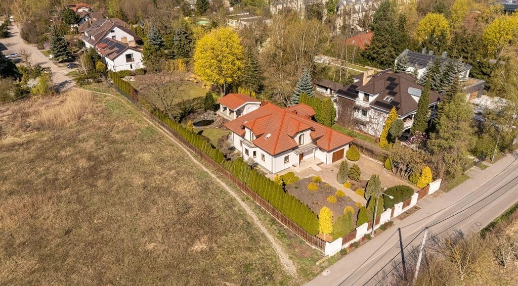 Dom 6 pokojowe na Sprzedaż